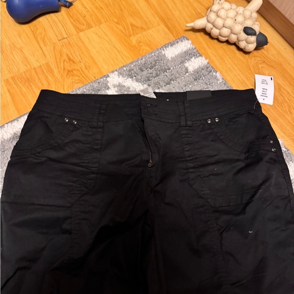NWT Black capris - cotton and Lycra blend - Picture 2 of 6